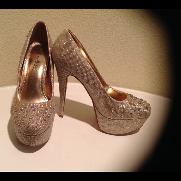 Platform Pumps, 5" Heels by Anne Michelle - Picture 4 of 4